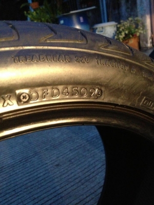 ขายยางBRIDGESTONE RE001  245-40-18 1คู่ ดอกหนา