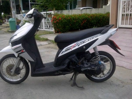 ขาย honda คลิก สภาพเดิมๆๆพร้อมใช้ราคาถูกๆๆ 11000 บาท