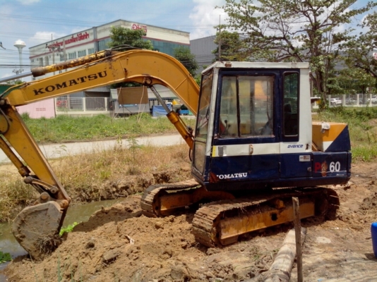 ขายรถแบคโฮ KOMATSU PC-60-5 เอกสารอิมวอย รถสวย สนใจโทรจองด่วน