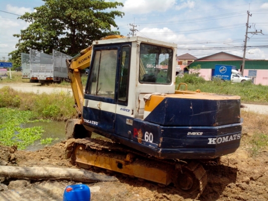 ขายรถแบคโฮ KOMATSU PC-60-5 เอกสารอิมวอย รถสวย สนใจโทรจองด่วน
