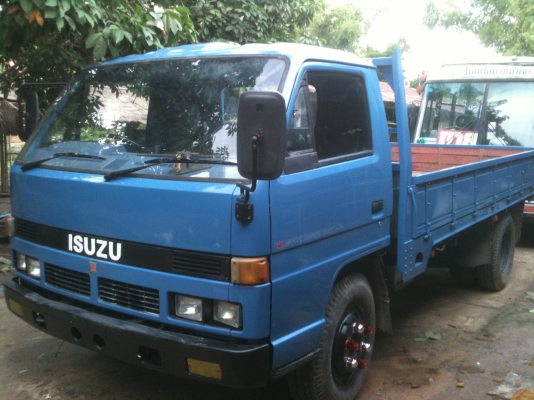 Isuzu.  Npr.  115