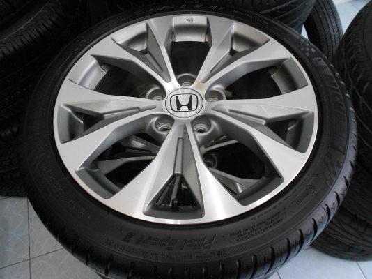 ขายล้อแม็ก New Honda Civic 2.0 รุ่นท็อป ขอบ 17" พร้อมยางมิชลินปี 12 สภาพน้องๆป้ายแดง/เทิร์นได้-ใส่ฟรีค่ะ