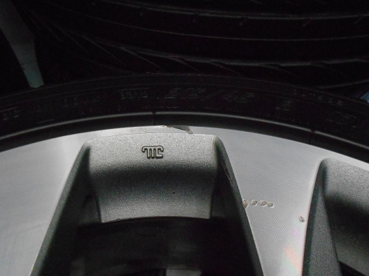 ขายล้อแม็ก New Honda Civic 2.0 รุ่นท็อป ขอบ 17" พร้อมยางมิชลินปี 12 สภาพน้องๆป้ายแดง/เทิร์นได้-ใส่ฟรีค่ะ ขายล้อแม็ก New Honda Civic 2.0 รุ่นท็อป ขอบ 17" พร้อมยางมิชลินปี 12 สภาพน้องๆป้ายแดง/เทิร์นได้-ใส่ฟรีค่ะ