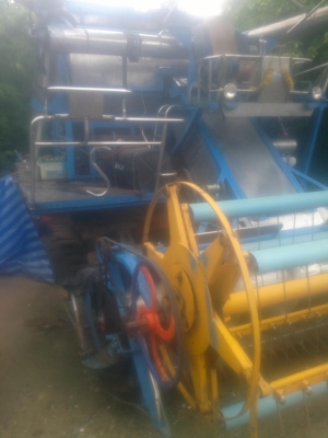 ขายรถเกี่ยวด่วนๆของอำนาย235โบช่วงล่าง12นอกปั้ม22