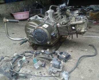 ขายเครื่องคาวาซากิ คาเซ่130cc ชุดไฟครบกล่องไฟสายไฟครบ//และขายรถดีแทกเกอร์150ccรถไม่ถึงปี