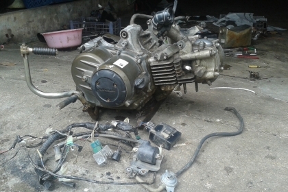 ขายเครื่องคาวาซากิ คาเซ่130cc ชุดไฟครบกล่องไฟสายไฟครบ//และขายรถดีแทกเกอร์150ccรถไม่ถึงปี