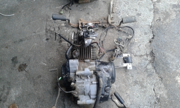 ขายเครื่องคาวาซากิ คาเซ่130cc ชุดไฟครบกล่องไฟสายไฟครบ//และขายรถดีแทกเกอร์150ccรถไม่ถึงปี