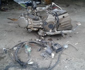 ขายเครื่องคาวาซากิ คาเซ่130cc ชุดไฟครบกล่องไฟสายไฟครบ//และขายรถดีแทกเกอร์150ccรถไม่ถึงปี