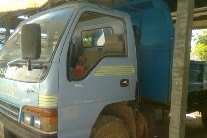 ***ขายแล้วครับขอบคุณ Truck2hand ขาย6ล้อดั๊มดิน บักอีซุ 120 NPR66LX5 T ห่างแถ้ปี39 เครื่อง4HF1 ฝาขาวแห่ง แฮง อึด ช่วงล่างใหญ่Fหน่า-หลัง คัสซีบักอย่างงาม บ่มีผุบ่มีดาม กระบะดั๊มเหล็ก4ตัน3.60ม. สภาพดี พื้นดีข่างดี ยาง8.25ดีเส้น หัวงามภายในดีคอนโซลครับ พร้อมใ