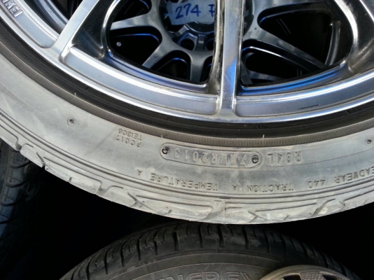 แม็กขอบ 17 พร้อมยาง 205 45 17 ปี 13