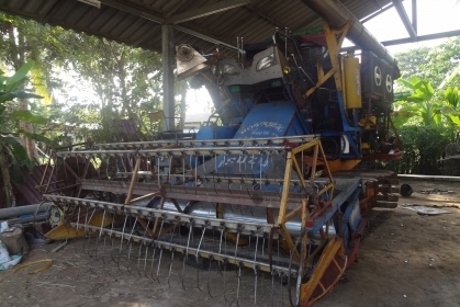 ขายเหมา รถเกี่ยวข้าว 2 คันอุ้ม1คัน ไม่อุ้ม1คัน เทเลอร์F18-1คัน