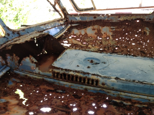 หน้า..v..ทรงสวยซาฟารีผุพื้นและด้านหน้าของตามสภาพคับ..(ไม่มีทะเบียนคับ)..ราคานี้พร้อมส่งให้คับ