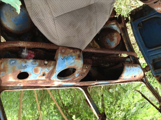 หน้า..v..ทรงสวยซาฟารีผุพื้นและด้านหน้าของตามสภาพคับ..(ไม่มีทะเบียนคับ)..ราคานี้พร้อมส่งให้คับ