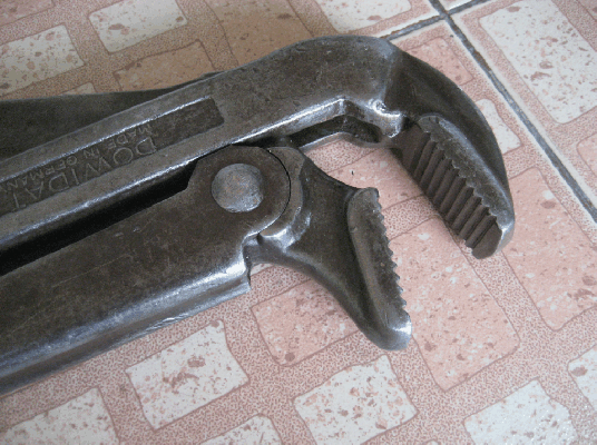 ขายด่วนประแจคอม้าจับแป๊บ DOWIDAT 4" ( 175T-4" )