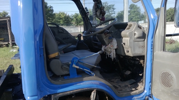 ISUZU NPR120 HP เครื่องดีมาก ดั้มต่อใหม่เอื่่ยมยาว3.8เมตร รถสวยมากนะครับ แคซซีสวยไม่มีผุ หัวไม่ผุรถพร้อมใช้มากๆ