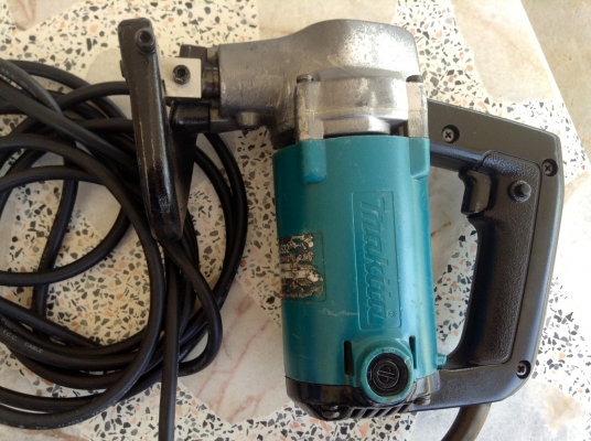 ขายกรรไกรตัดเหล็กไฟฟ้า ยี่ห้อมากีต้า รุ่น JS3200