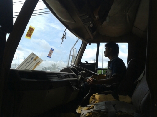 ขายรถหกล้อติดเครน แซซซี่สวย เครน 3ตัน 3 ชัก เครื่องแน่นแรงดีเงียบมาก เติมน้ำมันขับกลับได้เลย