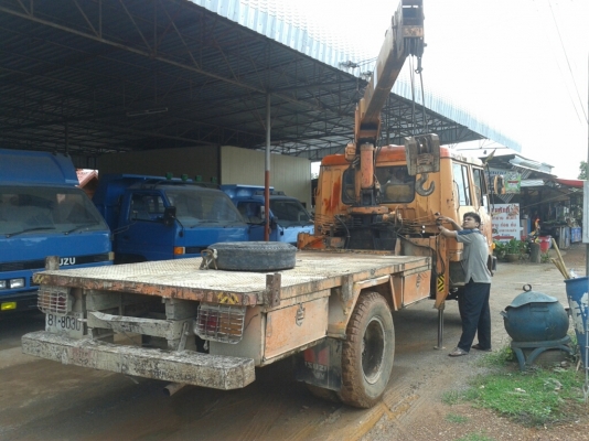 ขายรถหกล้อติดเครน แซซซี่สวย เครน 3ตัน 3 ชัก เครื่องแน่นแรงดีเงียบมาก เติมน้ำมันขับกลับได้เลย