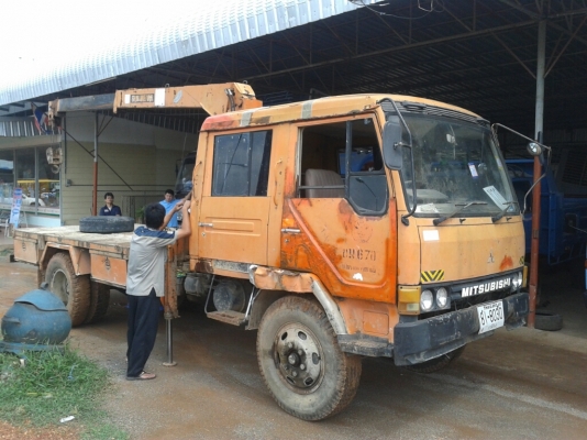 ขายรถหกล้อติดเครน แซซซี่สวย เครน 3ตัน 3 ชัก เครื่องแน่นแรงดีเงียบมาก เติมน้ำมันขับกลับได้เลย