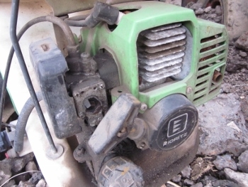 ขาย-เครื่องฉีดพ่นยา แบบกระเป่า สะพาย เครื่องยนต์เบนซิน หลายขนาด เริ้มต้นที่ 2,500 - 3,500 บาท ขาย-เครื่องฉีดพ่นยา แบบกระเป่า สะพาย เครื่องยนต์เบนซิน หลายขนาด เริ้มต้นที่ 2,500 - 3,500 บาท