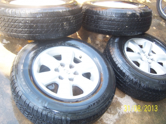 แม็กโตโยต้า ขอบ 17 พร้อมยาง 265 65 17 ปี 09