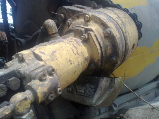 ขายด่วนรถโม่ปูน เครื่อง EK-C ปั๊มไดกิ้น สองเพลา พร้อมใช้ ขายด่วนรถโม่ปูน เครื่อง EK-C ปั๊มไดกิ้น สองเพลา พร้อมใช้