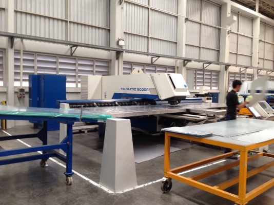 เครื่อง Punching Machine เหล็กแผ่น ระบบสั่งการด้วยคอมพิวเตอร์ ทำงานรวดเร็ว