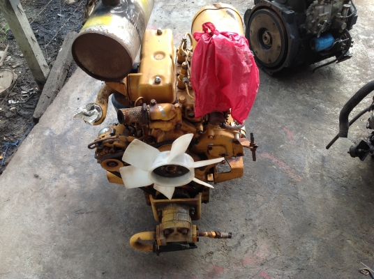 ขายเครื่องโคมัสสุ (komatsu)เก่าญี่ปุ่น 2 สูบ รุ่น 2D94 พร้อมปั้มไฮโดรลิค สภาพสวยมากๆ