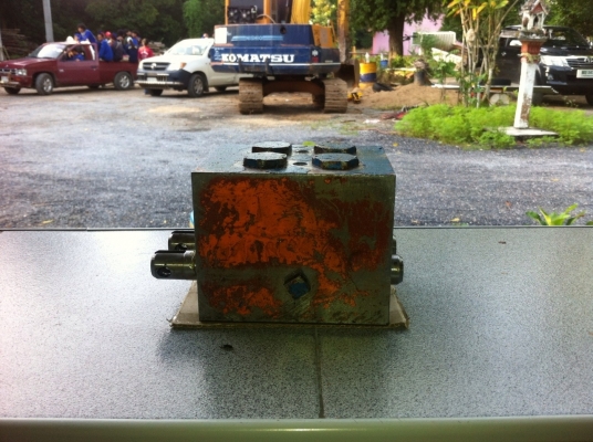 ขายครัชวาล์วรถเครนtl200m1 สวยๆครับ