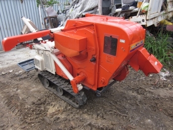 ขาย-รถสีข้าว นวดข้าว KUBOTA: NH1 -50 เครื่องเบนซิน สภาพดี 90\% พร้อมใช้งาน ขาย-รถสีข้าว นวดข้าว KUBOTA: NH1 -50 เครื่องเบนซิน สภาพดี 90\% พร้อมใช้งาน