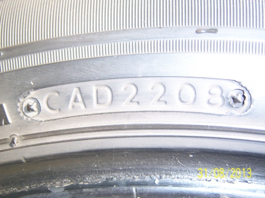 ยางขอบ 17   215 55 17  1 คู่