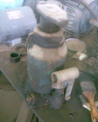 แม่แรงของนอกเก่าเก็บพร้อมใช้ครับสภาพพร้อมใช้งานครับเป็นของนอก 100 เปอร์เซนต์ครับไม่ใช่จีน เก่าเก็บกว่า 30 ปีครับ มีหูหิ้ว น่าสะสมครับราคานี้คุ้มครับใช้ยาวครับรุ่นนี้ แม่แรงของนอกเก่าเก็บพร้อมใช้ครับสภาพพร้อมใช้งานครับเป็นของนอก 100 เปอร์เซนต์ครับไม่ใช่จีน เก่าเก็บกว่า 30 ปีครับ มีหูหิ้ว น่าสะสมครับราคานี้คุ้มครับใช้ยาวครับรุ่นนี้