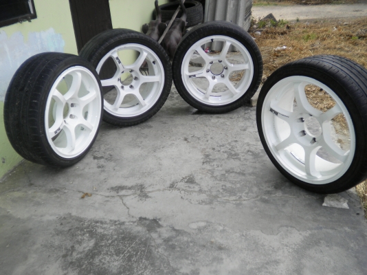 แม็ก20 พร้อมยาง ยางมี2ชุด ทั้งเตี้ย และยางสุง