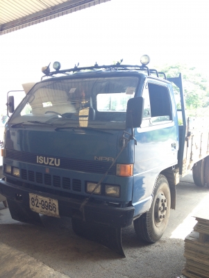 ขายด่วน ถูกมาก!!! รถบรรทุก 6 ล้อ ISUZU NPR 115 ยาว 4 เมตร *รถห้าง
