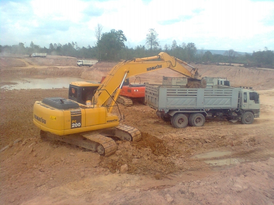 ขาย komutsu pc-200 -7