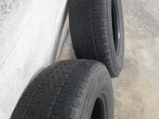 ยาง GoodYear 195R14 ปี08 สวยๆ 1 คู่ ราคา 1900 บาท