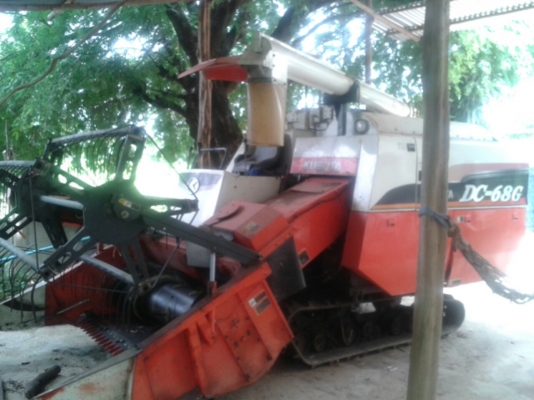 ขายรถเกี่ยวข้าว KUBOTA DC68G พร้อมเทนเลอร์