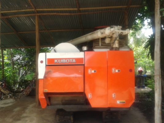 ขายรถเกี่ยวข้าว KUBOTA DC68G พร้อมเทนเลอร์