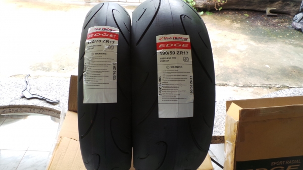 ขายYamaha R1 ปี2001    (130000 ต่อรองได้ครับ )