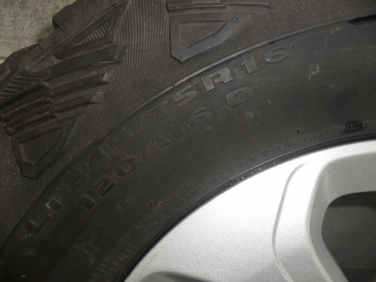 ล้อแม็ก 16นิ้ว 6รู เชฟ พร้อมยาง โหดๆ สวยๆ 4 ล้อ ราคา 7900 บาท ล้อแม็ก 16นิ้ว 6รู เชฟ พร้อมยาง โหดๆ สวยๆ 4 ล้อ ราคา 7900 บาท