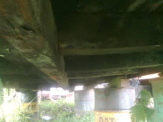 ขายกระบะไม้ ไม้มะค่า อย่างดีถอดออกจากสิบล้อ ร็อคกี้ครับ