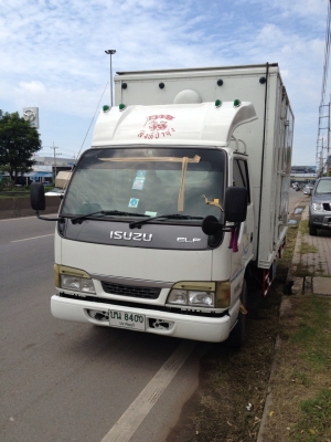 ขายรถ ISUZU 4 ล้อพร้อมตู้ คุ้มสุดๆค่ะ ขายรถ ISUZU 4 ล้อพร้อมตู้ คุ้มสุดๆค่ะ