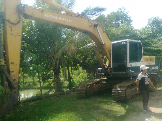 ขาย PC 200รุ่น5 รถคอนโทรนยาวบ้านสวยๆๆพร้อมเทนเล่อ