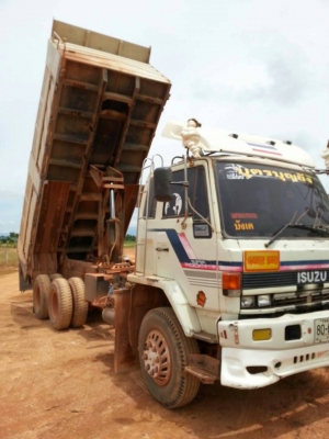 ขายอิซูซุ  240  หัวขาวตัวสุดท้าย  เครื่องเดิม  เกียร์เดิม