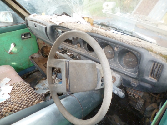 ขายดัสสัน ช้างเหยียบ 620 ตามสภาพ เอกสารพร้อมโอน (อยากได้ชิ้นไหนลองโทรมา)