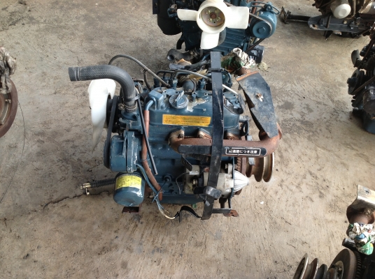 ขายเครื่องคูโบต้า 3 สูบดีเซลเก่าญี่ปุ่น  รุ่น D640 ขนาด 17 แรงม้า สภาพสวย