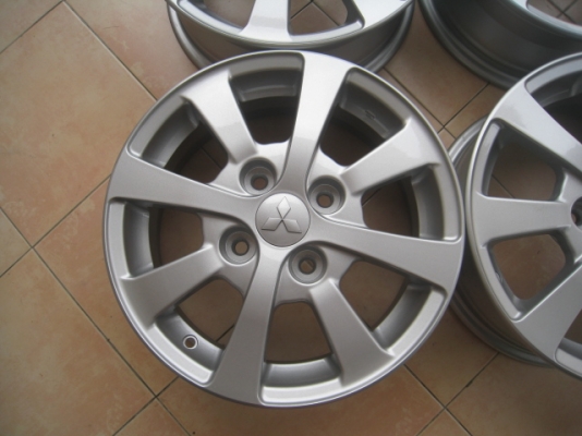 ขายล้อแม็ก Mitsubishi Lanser มือสอง 15"x6" et46 4รู114.3 ล้อทำสีมาใหม่ครับ สนใจติดต่อเล็กคลองสามครับ (081-3747940)
