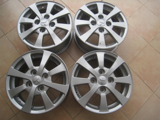 ขายล้อแม็ก Mitsubishi Lanser มือสอง 15"x6" et46 4รู114.3 ล้อทำสีมาใหม่ครับ สนใจติดต่อเล็กคลองสามครับ (081-3747940)