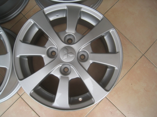 ขายล้อแม็ก Mitsubishi Lanser มือสอง 15"x6" et46 4รู114.3 ล้อทำสีมาใหม่ครับ สนใจติดต่อเล็กคลองสามครับ (081-3747940)