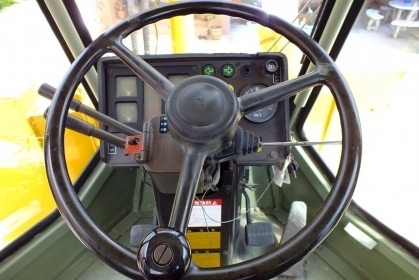 รถตัก KOMATSU WA100-1 S/N 1xxxx เลขไมล์ 2,xxx hr. รถสวย เก่าญี่ปุ่น มีทะเบียนครบ ผ่านการทำ PM ทั้งคันแล้วจากศูนย์บริการ KOMATSU.